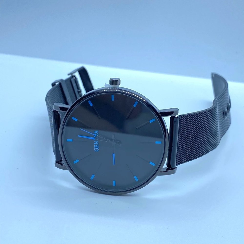 Men's Luxury Design Black Color Mesh Belt Stylish Watch